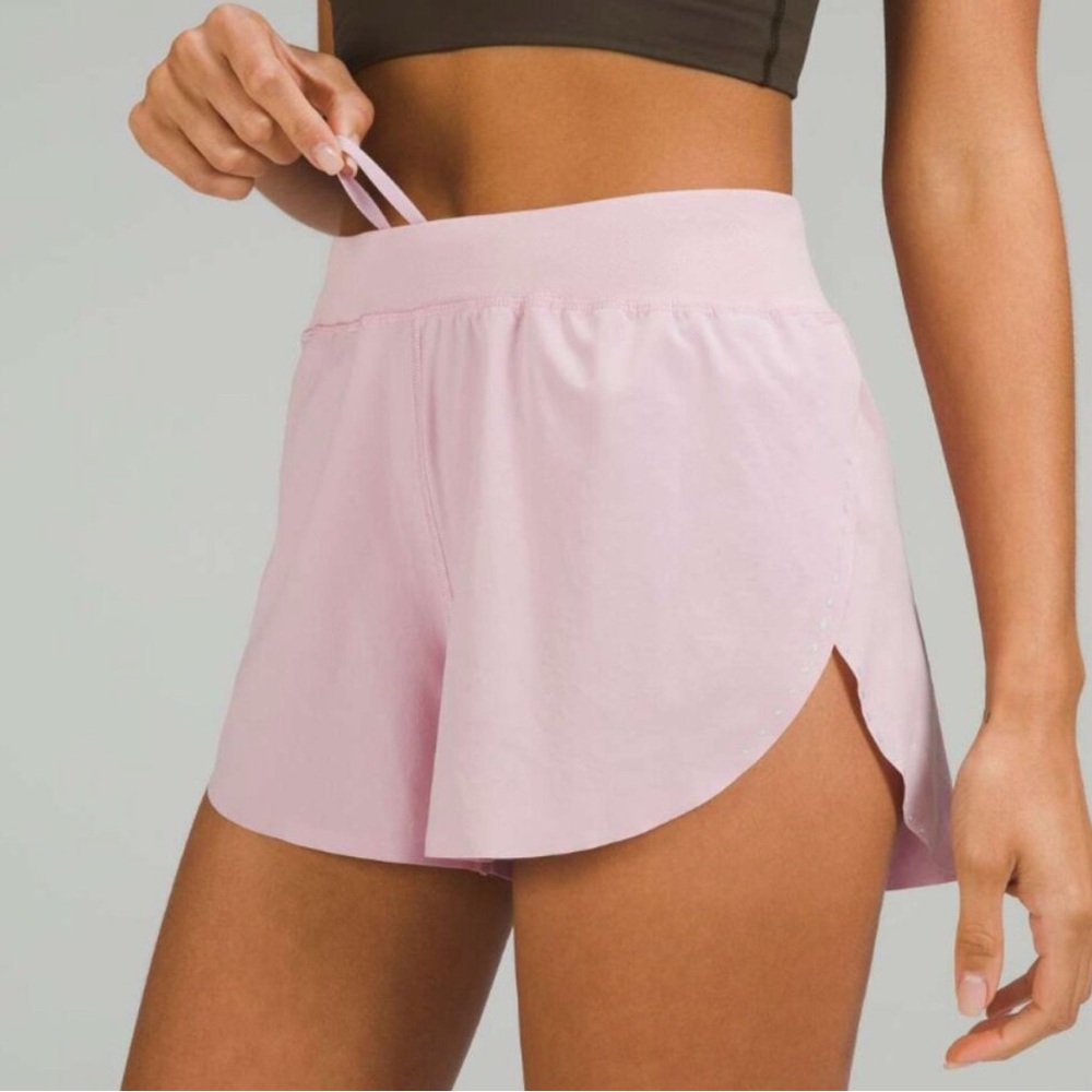 NWOT lululemon high rise find your pace shorts sz 8 in strawberry milkshake